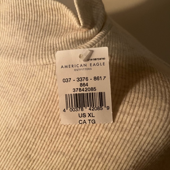 AMERICAN EAGLE beige long sleeve loose turtle neck (XL) - Picture 2 of 2
